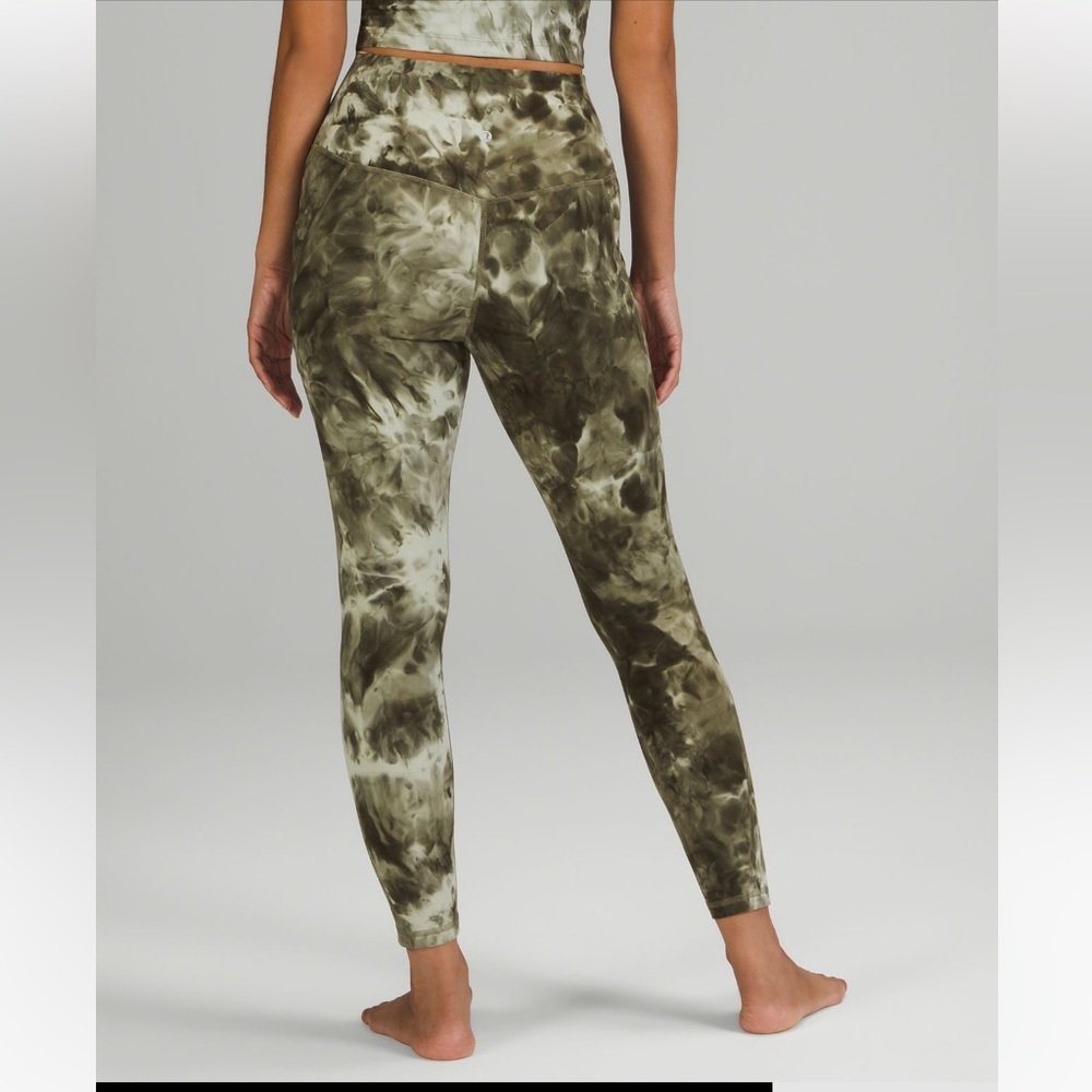 NWT Lululemon Performance High Rise Pant 25” with Back drop-in Pockets. - Picture 4 of 9
